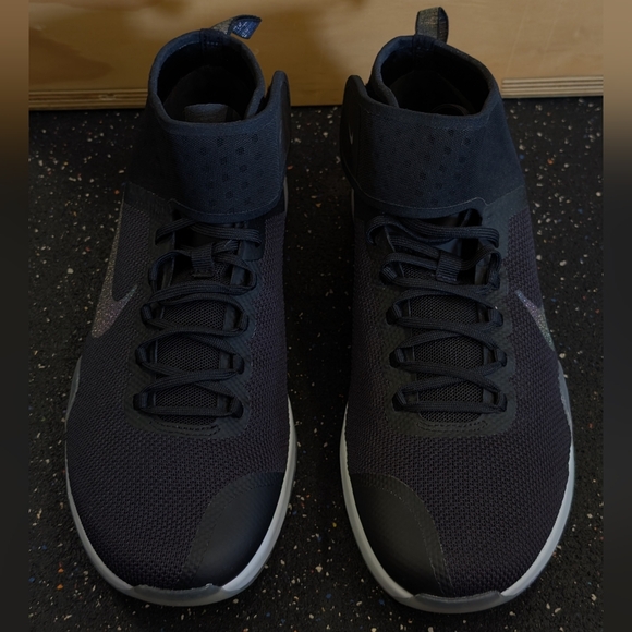 NWOB Nike Air Zoom Strong 2 - Picture 2 of 11